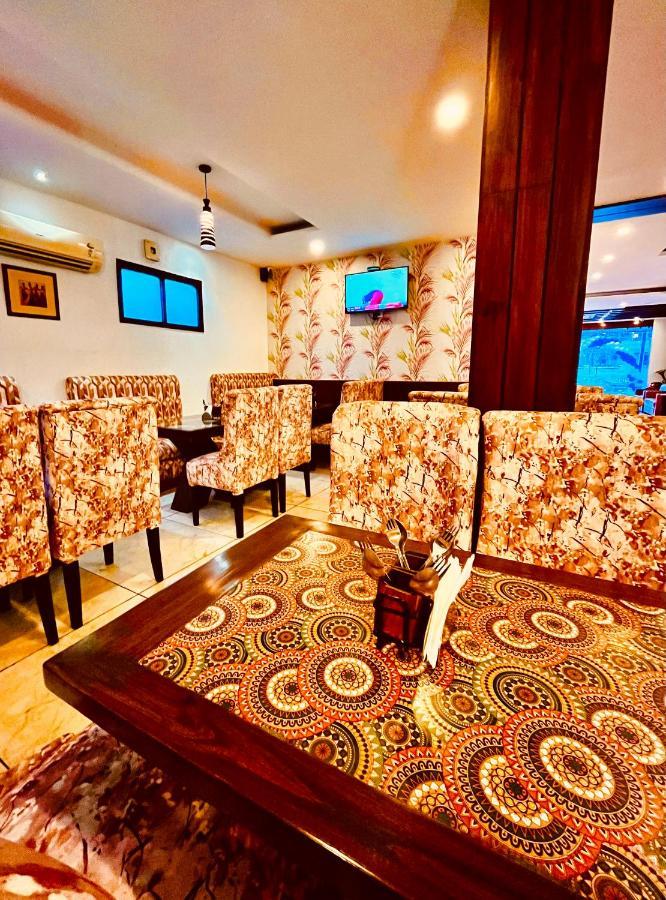 Hotel The Onix Dehradun Exterior photo