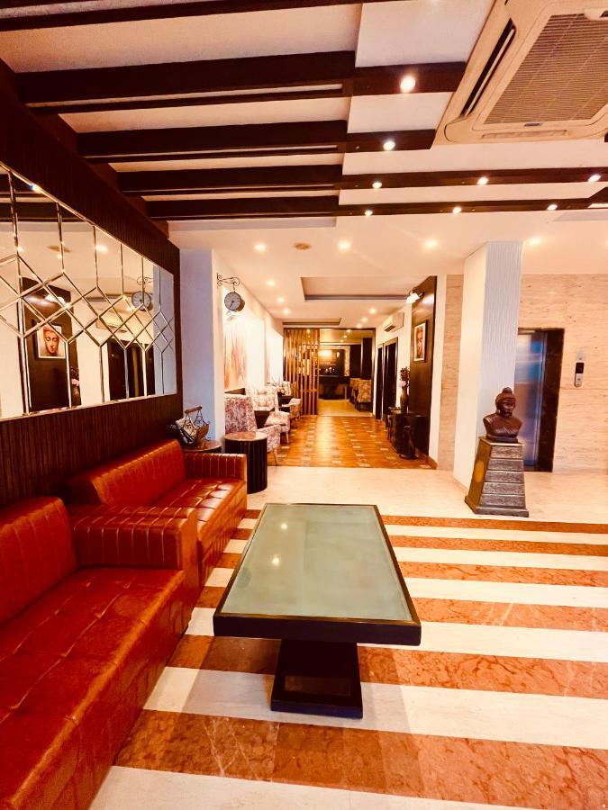 Hotel The Onix Dehradun Exterior photo
