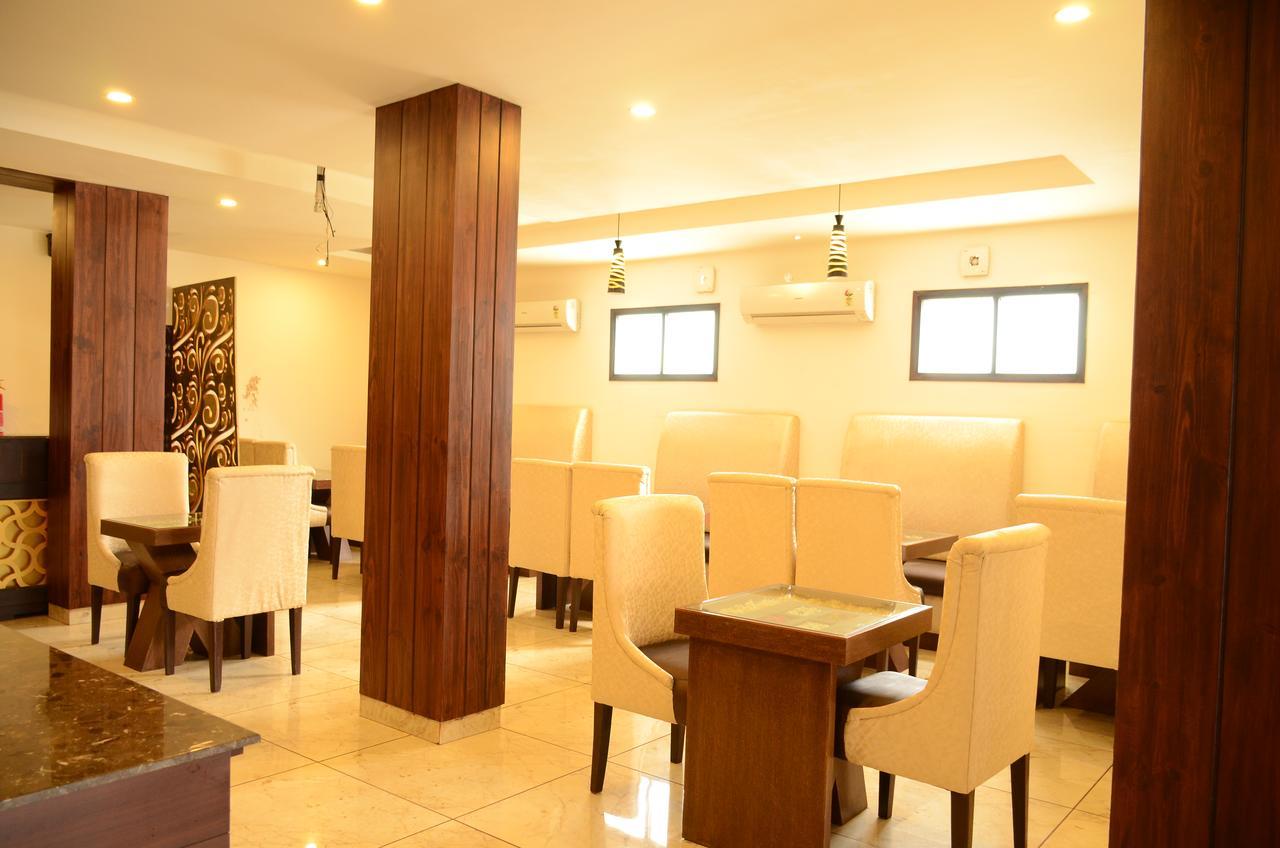 Hotel The Onix Dehradun Exterior photo