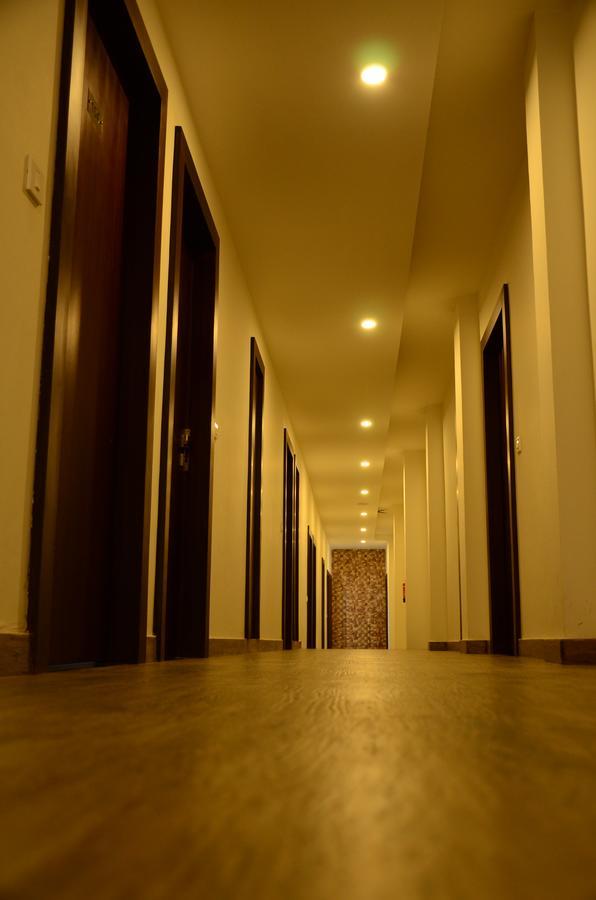Hotel The Onix Dehradun Exterior photo